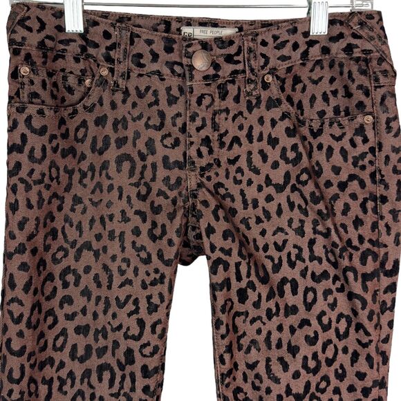 Free People Chino Pants Women's Size 25 Brown Cheetah Print Cotton Straight Legs - Picture 3 of 9